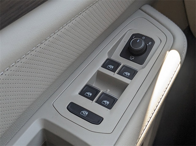 Vehicle image 58 of 63