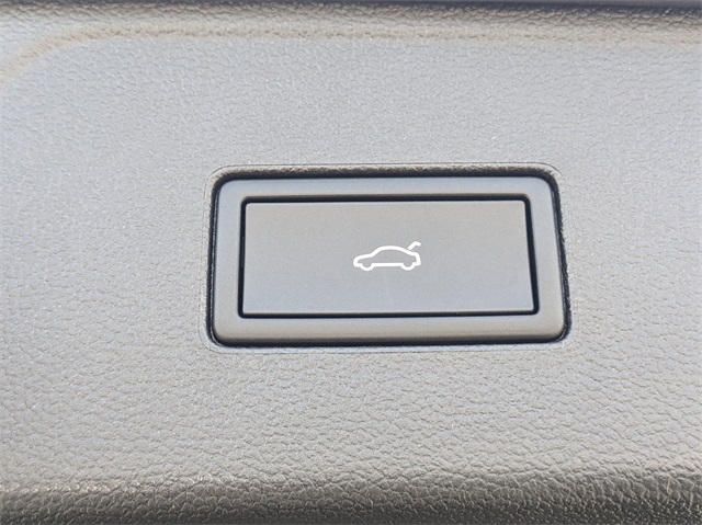 Vehicle image 22 of 63