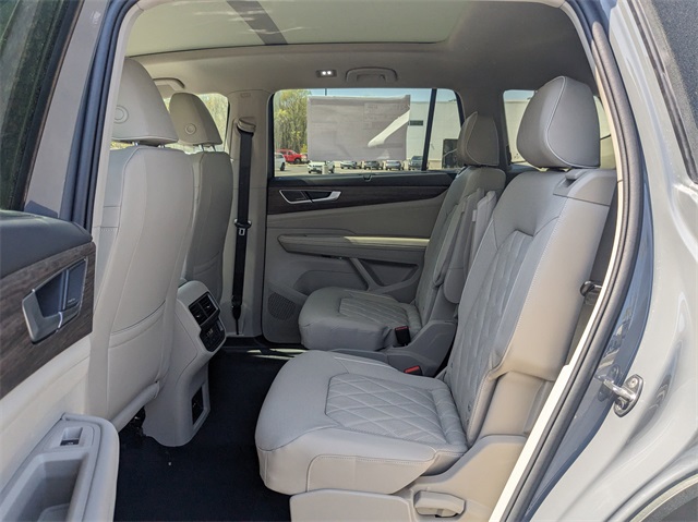 Vehicle image 47 of 63