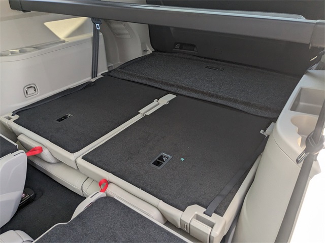 Vehicle image 23 of 63