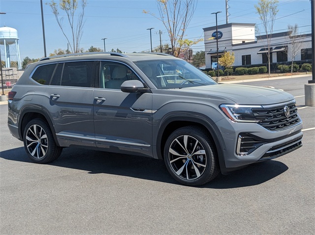 Vehicle image 7 of 63