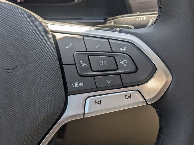 Vehicle image 60 of 63