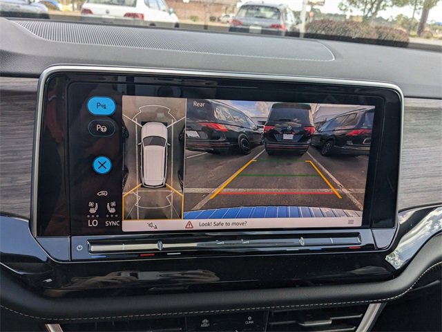 Vehicle image 17 of 37