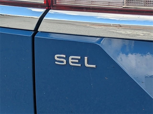 Vehicle image 36 of 37