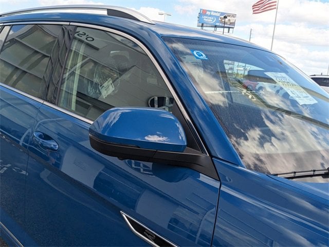 Vehicle image 29 of 37