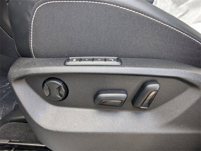 Vehicle image 31 of 37