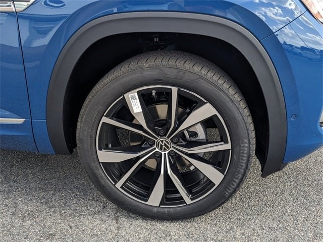 Vehicle image 10 of 37