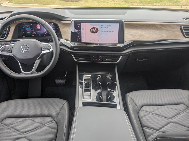 Vehicle image 15 of 29