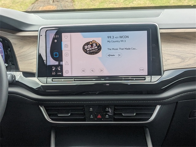Vehicle image 19 of 29