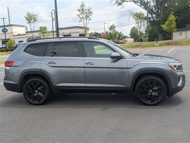 Vehicle image 4 of 29