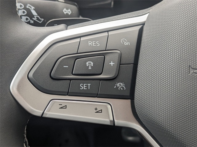 Vehicle image 24 of 29
