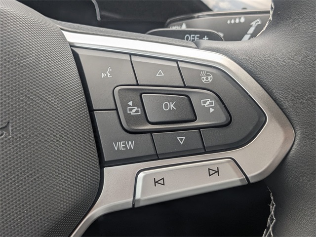 Vehicle image 22 of 29
