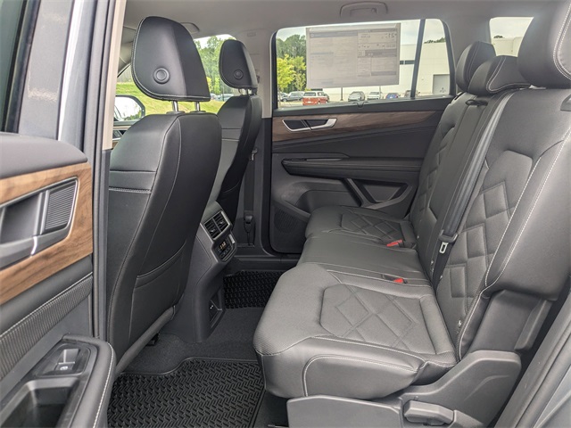 Vehicle image 13 of 29