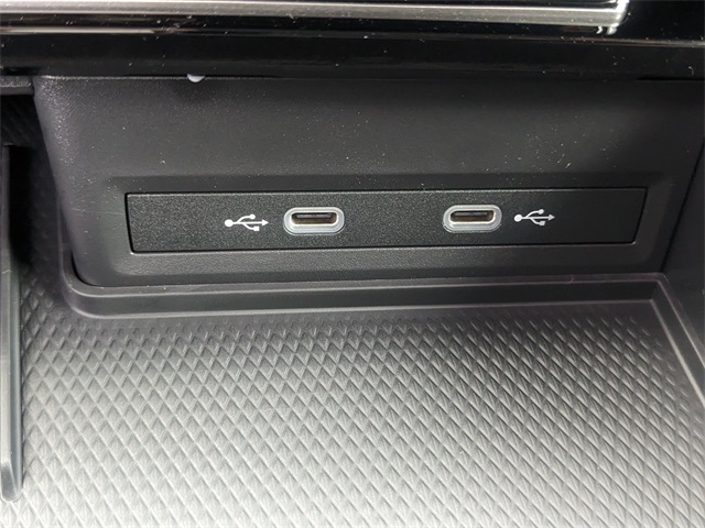 Vehicle image 11 of 29