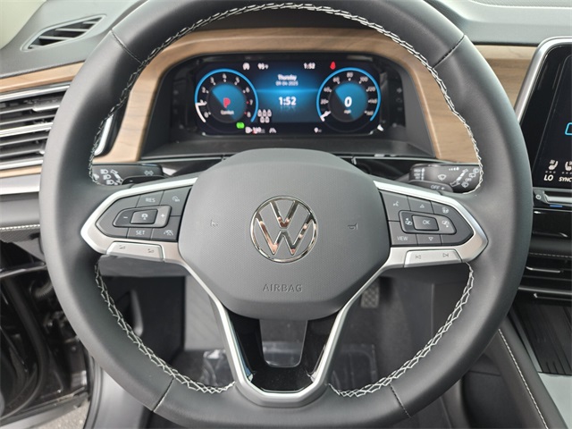 2025 Volkswagen Atlas 2.0T SE Technology Image 14 of 14