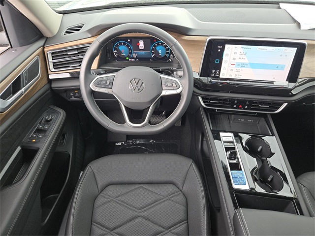 2025 Volkswagen Atlas 2.0T SE Technology Image 9 of 14