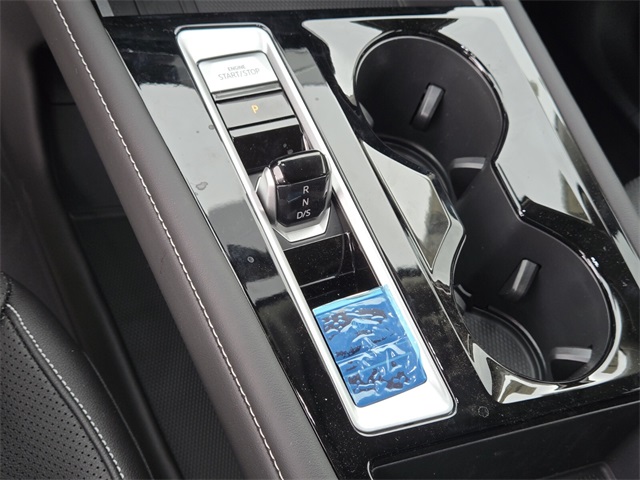 2025 Volkswagen Atlas 2.0T SE Technology Image 12 of 14