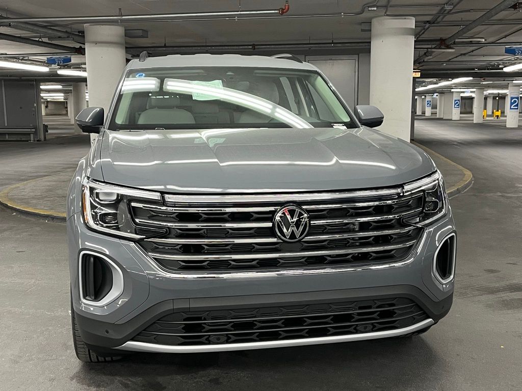 Vehicle image 2 of 42