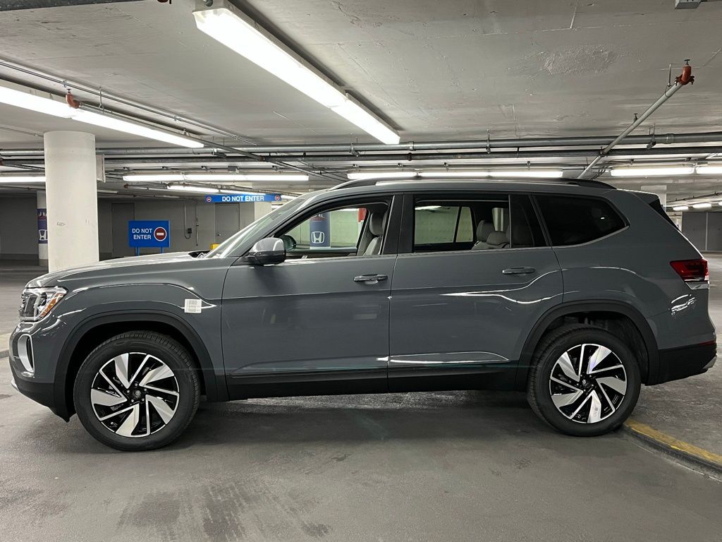 Vehicle image 9 of 42
