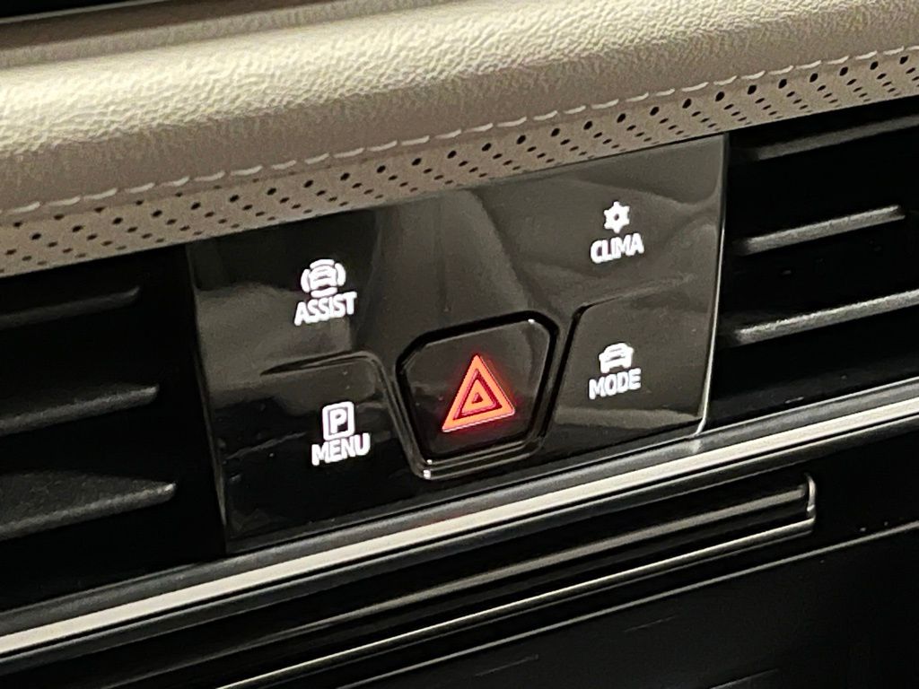 Vehicle image 15 of 42