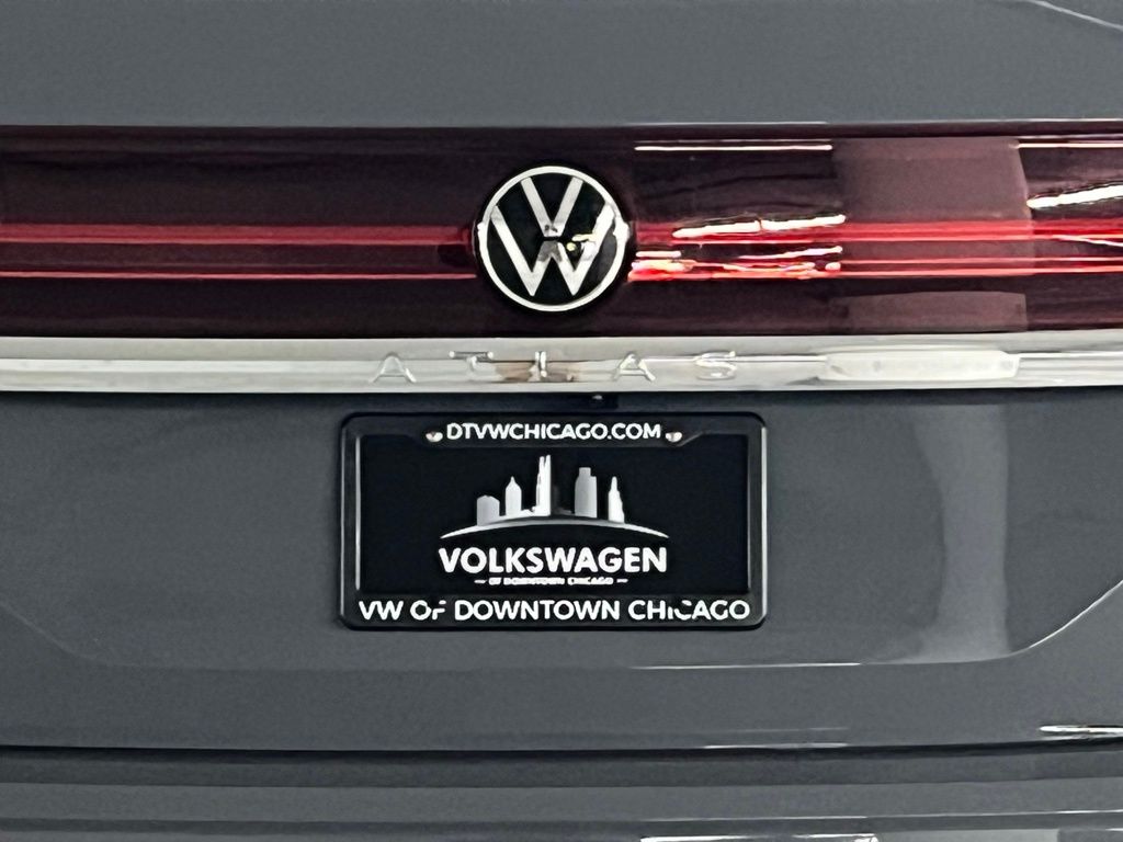 Vehicle image 35 of 42