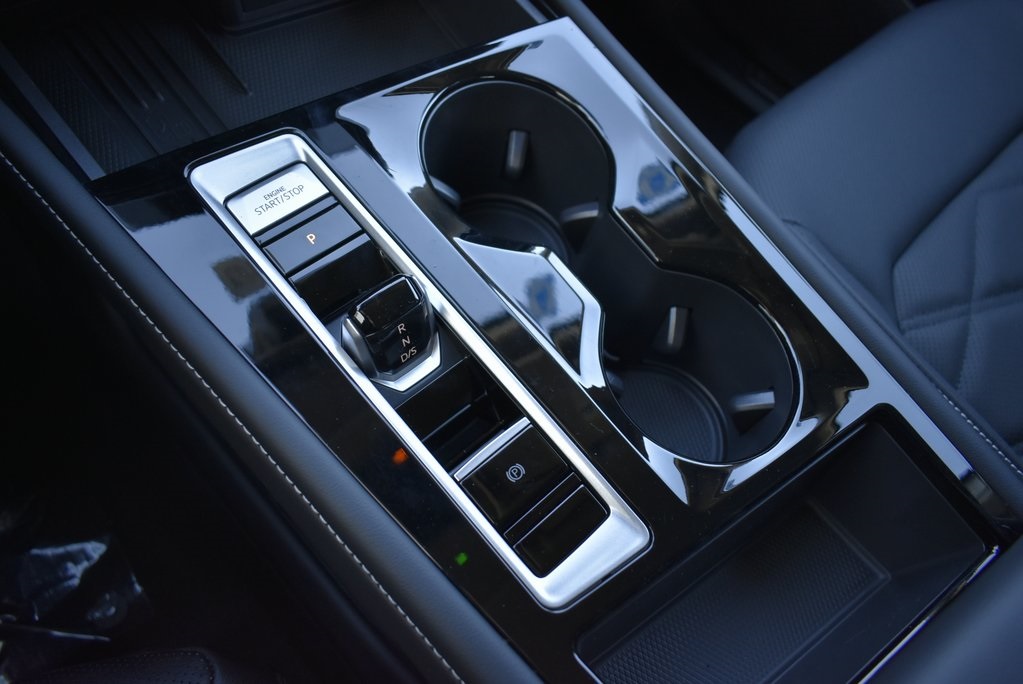 Vehicle image 15 of 20