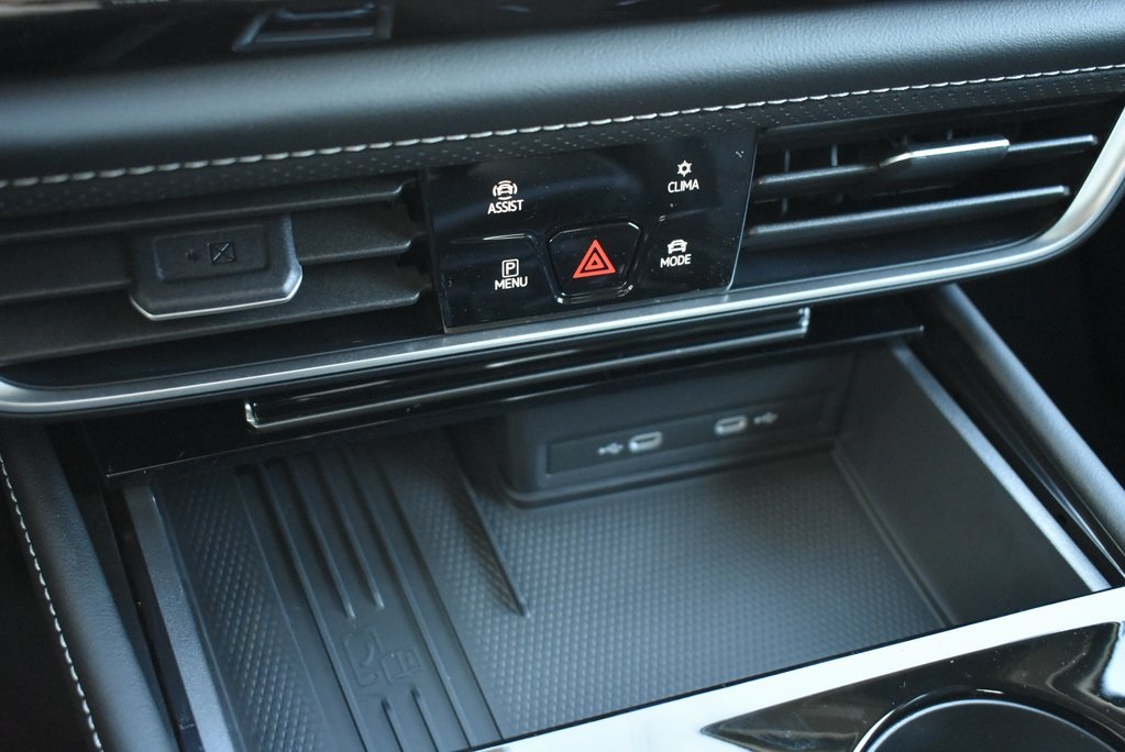 Vehicle image 14 of 20