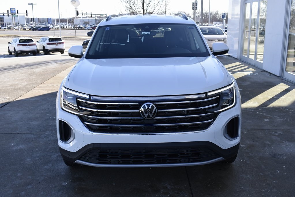 Vehicle image 2 of 20
