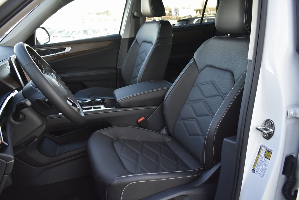 Vehicle image 8 of 20