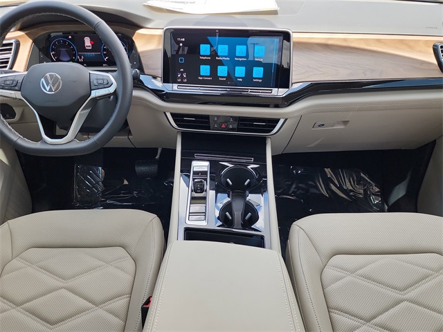 Vehicle image 15 of 28