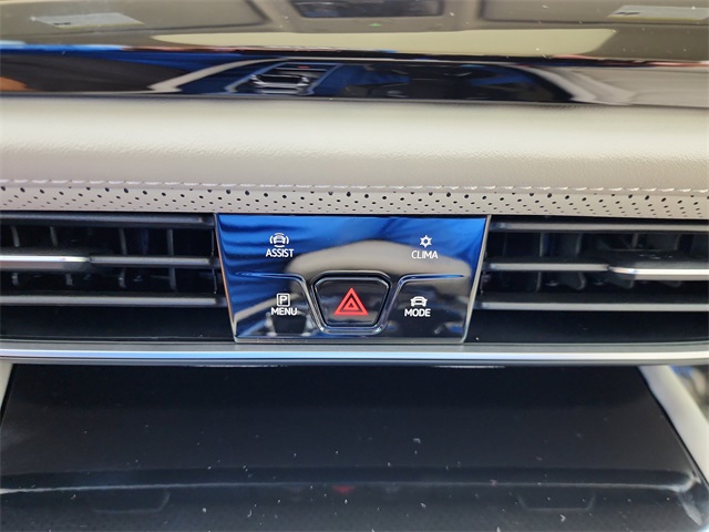 Vehicle image 3 of 28
