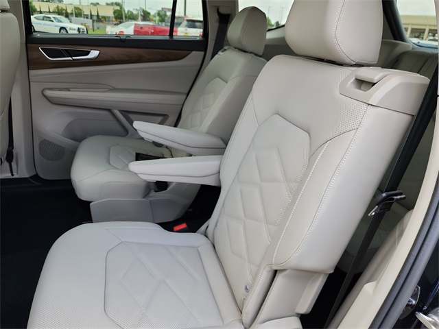 Vehicle image 9 of 28