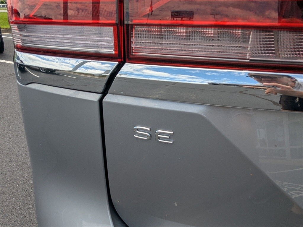 Vehicle image 14 of 36