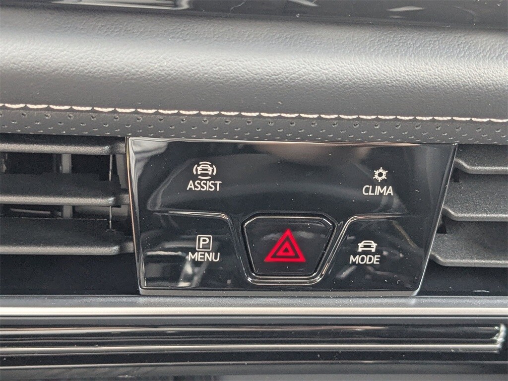 Vehicle image 27 of 36