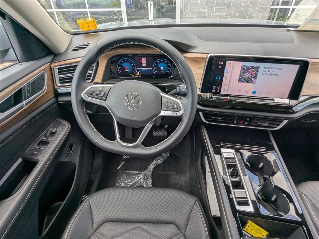 Vehicle image 18 of 36