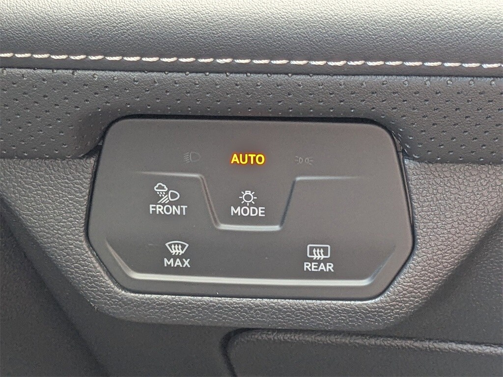 Vehicle image 29 of 36