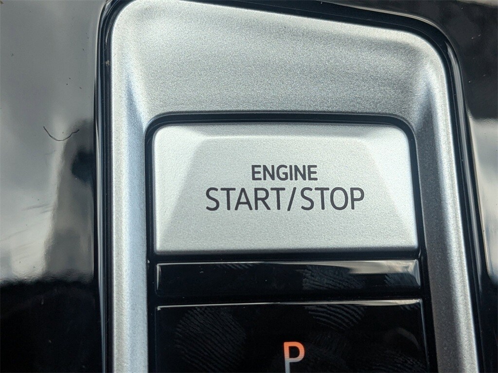 Vehicle image 35 of 36