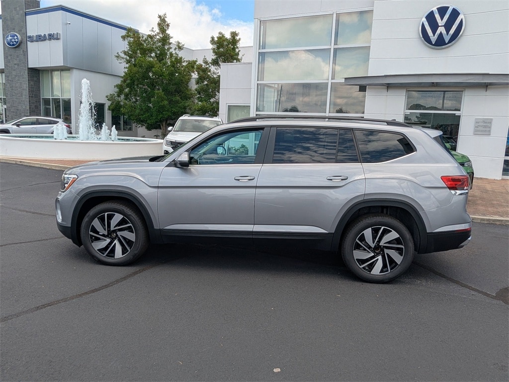 Vehicle image 3 of 36