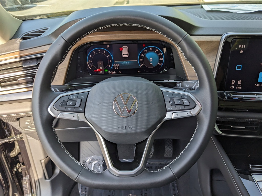 Vehicle image 22 of 26