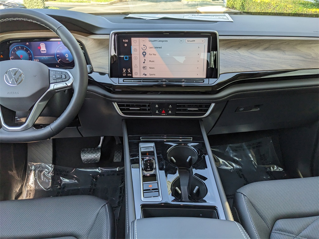 Vehicle image 11 of 26