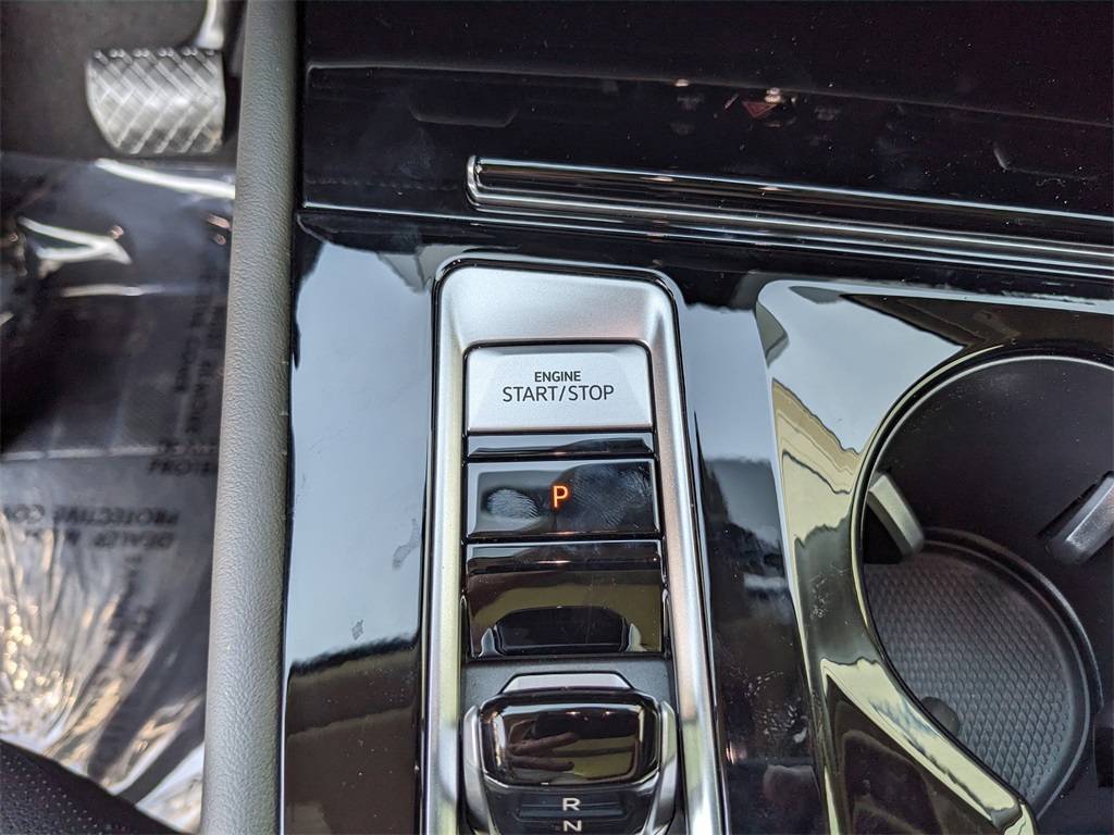 Vehicle image 25 of 26
