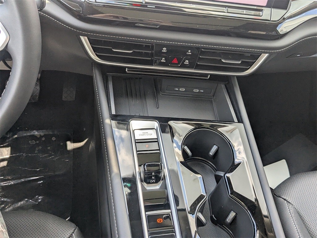 Vehicle image 20 of 35