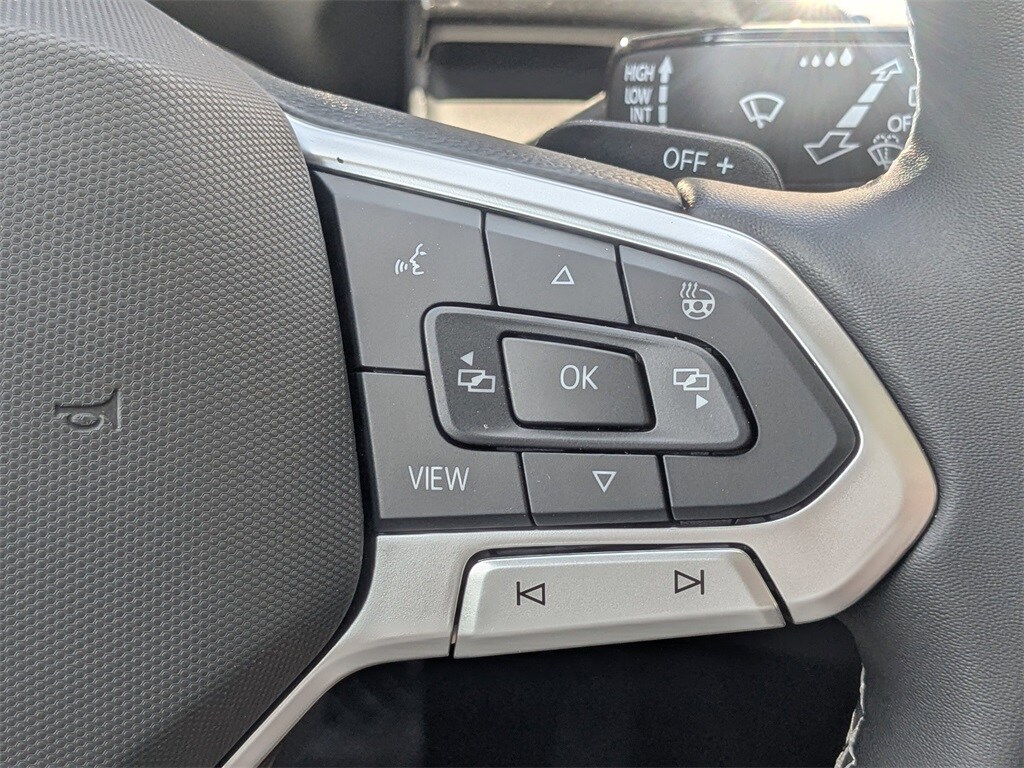Vehicle image 30 of 35