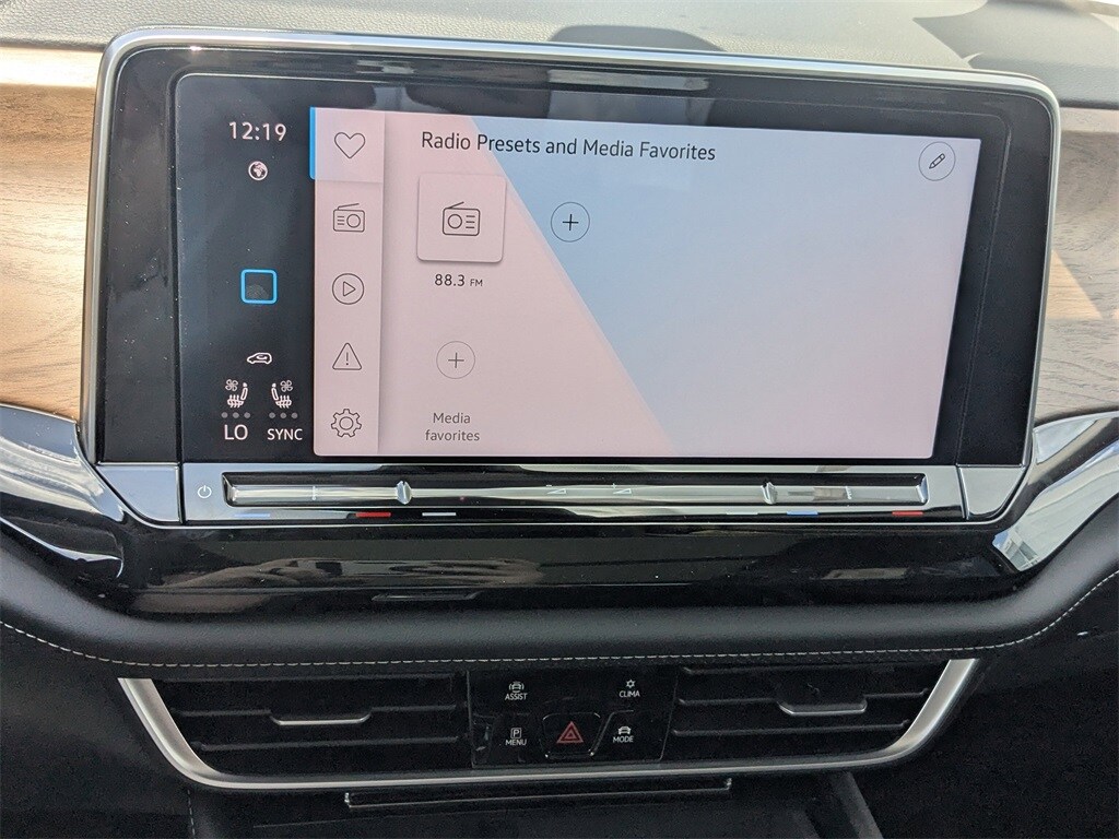 Vehicle image 19 of 35
