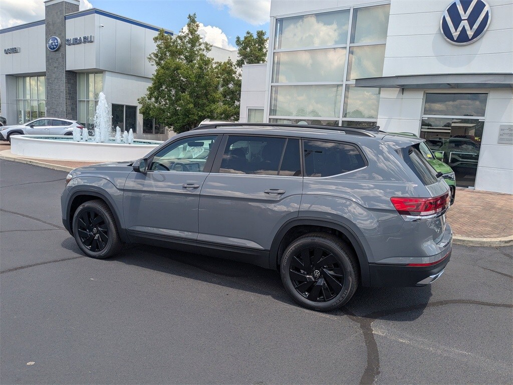 Vehicle image 7 of 35