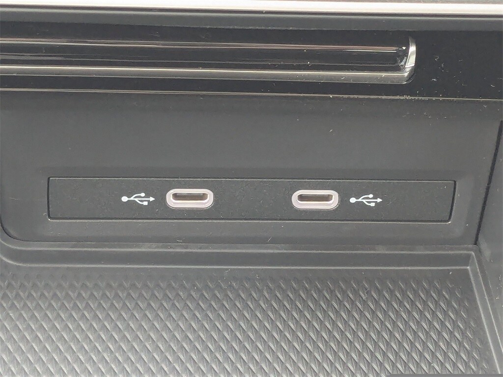 Vehicle image 25 of 35