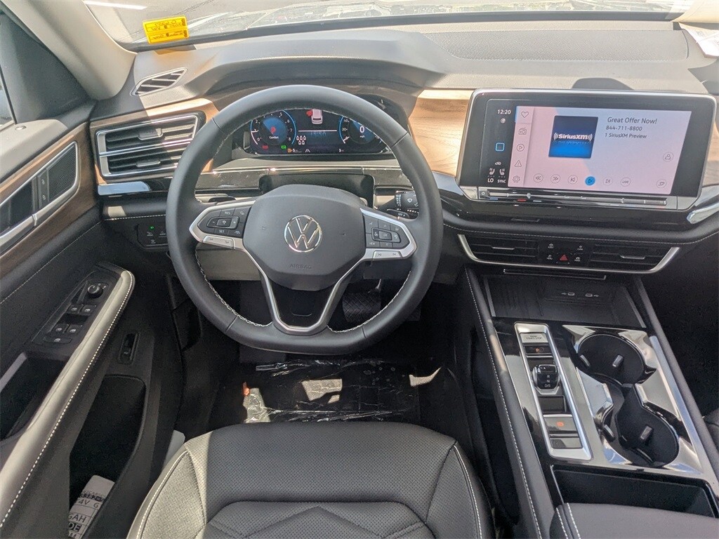 Vehicle image 17 of 35