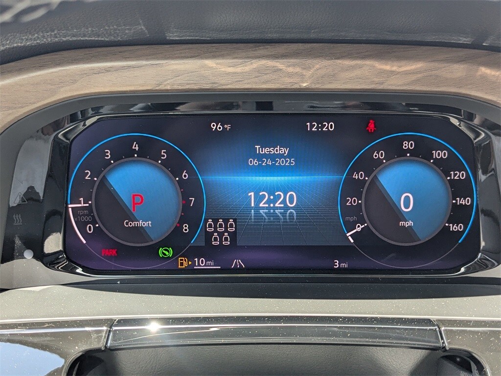 Vehicle image 33 of 35