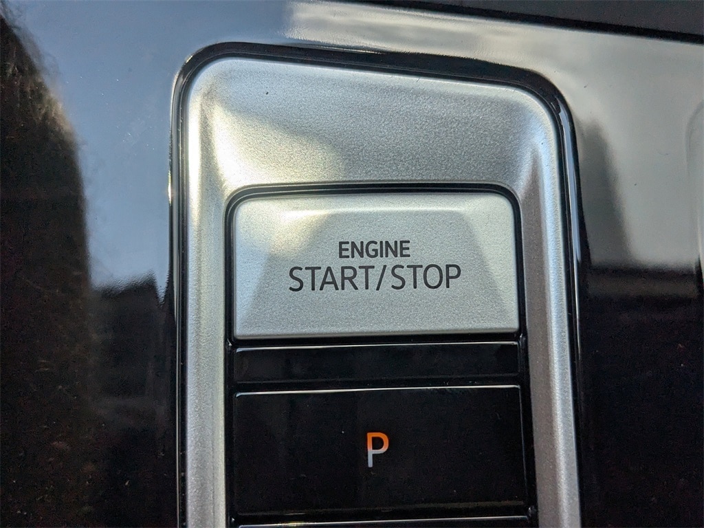Vehicle image 34 of 35