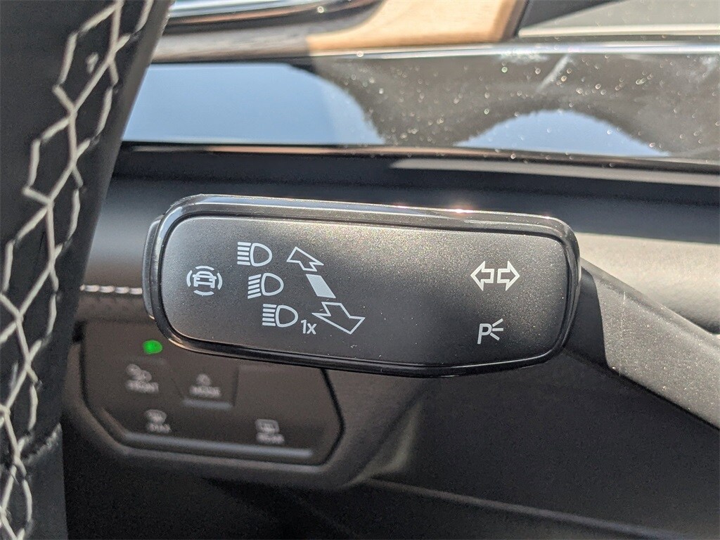 Vehicle image 31 of 35